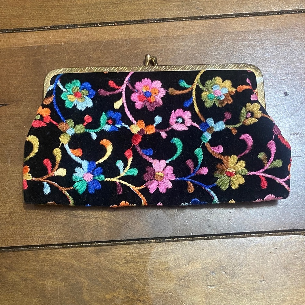 Floral Embroidered Clutch